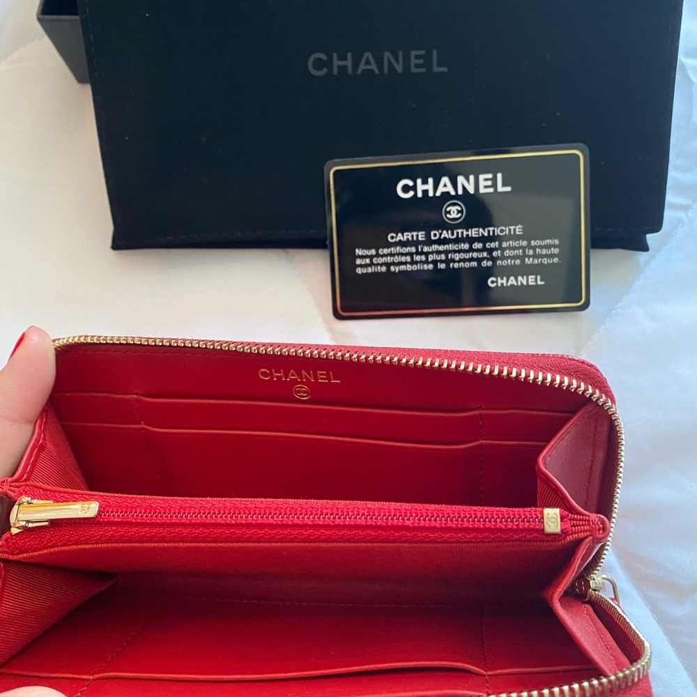 CHANEL MEDIUM ZIP WALLET - Picture 5 of 5